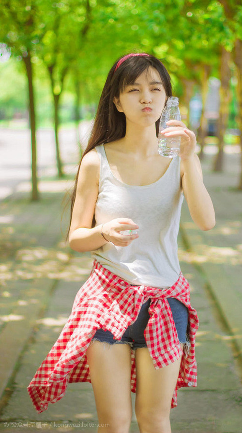 足球主帅赛前发布会话题不断,足球 主帅